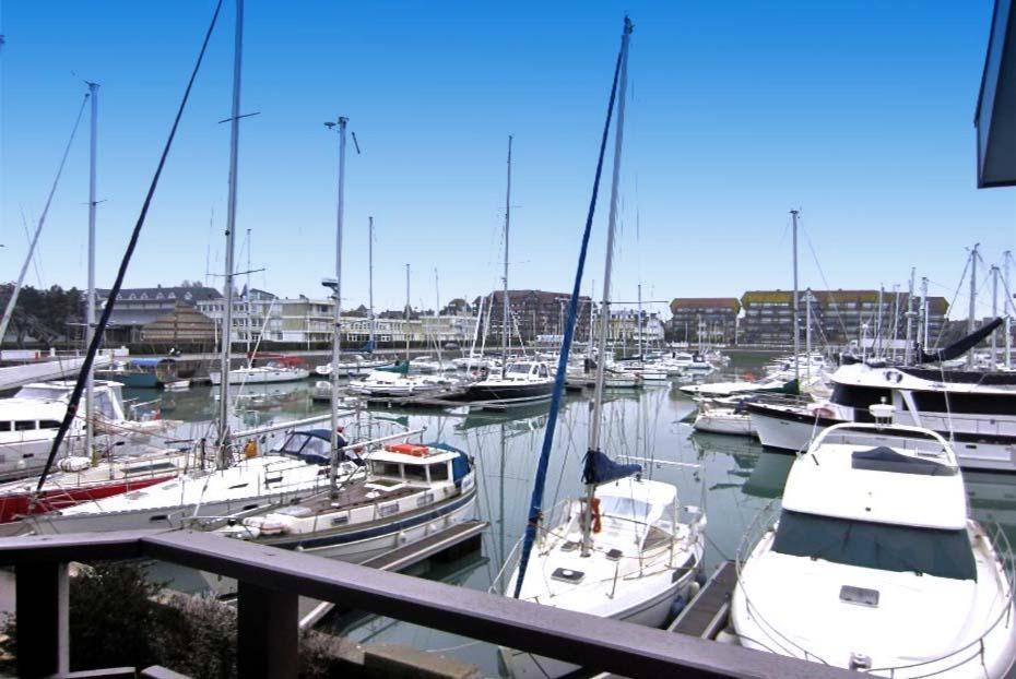 Le Loft-Boat Daire Deauville Dış mekan fotoğraf